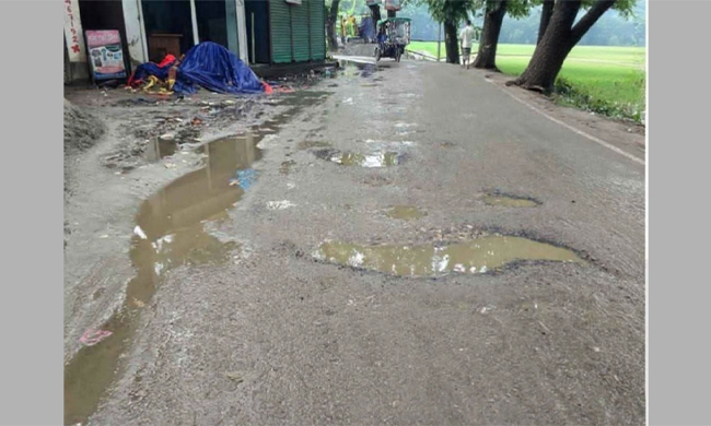 প্রায় ৮ কোটি টাকার চাটখিল-খিলপাড়া সড়ক নির্মাণের দুই মাসেই বেহাল, নিম্নমানের কাজের অভিযোগ, তদন্ত ও পুনর্নির্মাণের দাবি