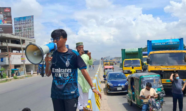 পদ্মা সেতু এলাকা রণক্ষেত্র, অবরুদ্ধ ঢাকা-টাঙ্গাইল মহাসড়ক