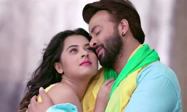 আবারো শাকিবের প্রতি ভালোবাসা ফুটে উঠেছে বুবলীর, অপু কোথায়?
