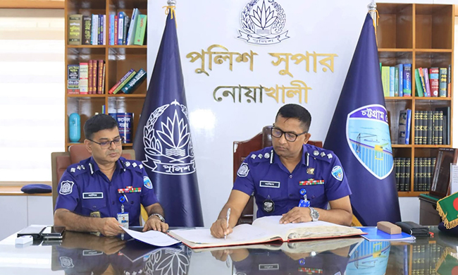 প্রশাসনিক ও আর্থিক কার্যক্রমসহ নথিপত্র পর্যালোচনা, কর্মকর্তাদের প্রয়োজনীয় দিকনির্দেশনা
