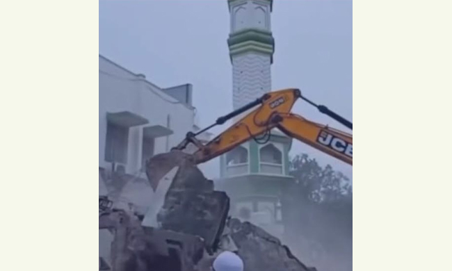 ভারতজুড়ে মুসলিম ধর্মীয় প্রতিষ্ঠানে উচ্ছেদ অভিযান: ক্রমবর্ধমান উদ্বেগ ও শঙ্কা
