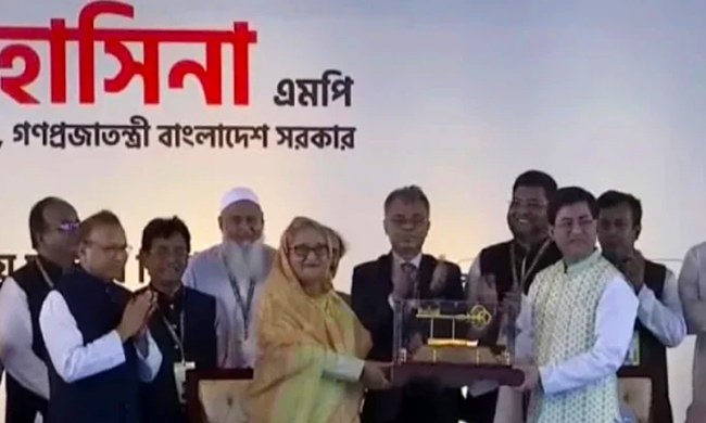 বঙ্গবাজার মার্কেটসহ ৪ প্রকল্পের উদ্বোধন করলেন প্রধানমন্ত্রী