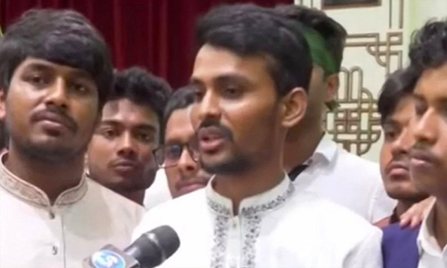 অন্তর্বর্তী সরকারের মেয়াদ নিয়ে যা জানালেন উপদেষ্টা আসিফ