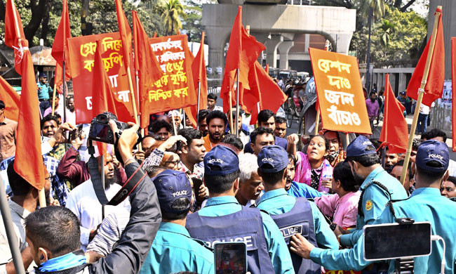 পোশাক শ্রমিকদের জন্য রেশনিং প্রথা চালুর দাবি &nbsp;&nbsp;