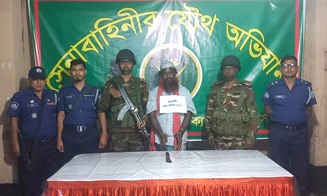পাওনা টাকা চাওয়ায় দোকানিকে কুপিয়ে জখম &nbsp;&nbsp;