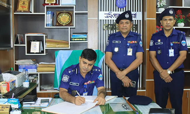 সোনাইমুড়ী থানা বার্ষিক পরিদর্শন করলেন নোয়াখালীর পুলিশ সুপার